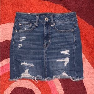 American Eagle Light Wash Denim Skirt size 00